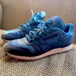 REEBOK CLASSICS in royal blue suede